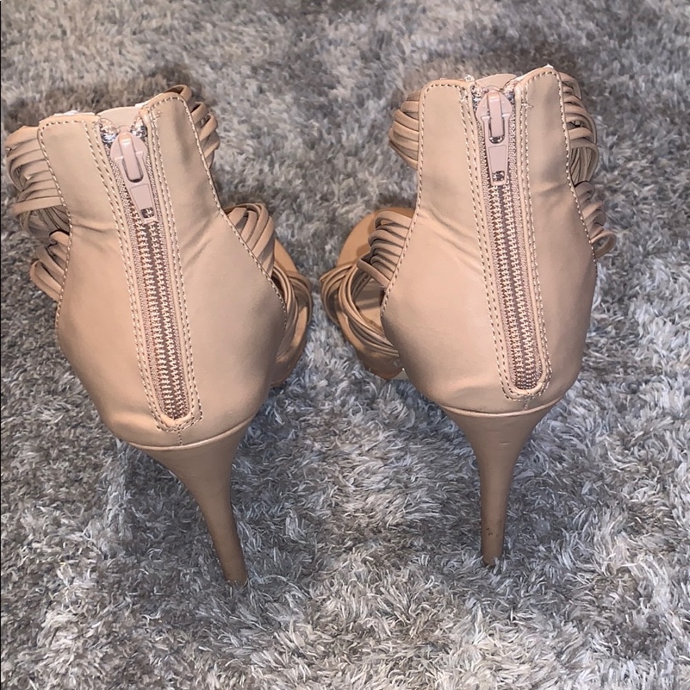 Tan Heels. - Picture 2 of 4